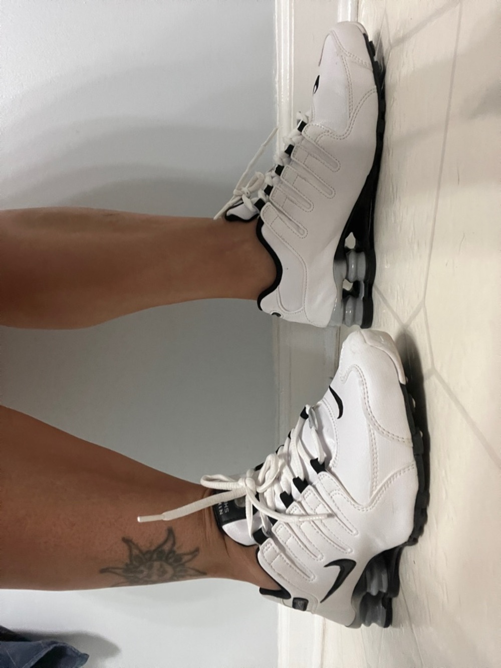 Nike White and Black Low-Top Athletic Sneakers - Picture 4 of 5